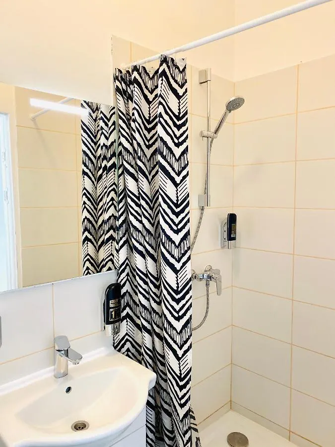 City Residence Rooms & Apartments Wien 3*,
