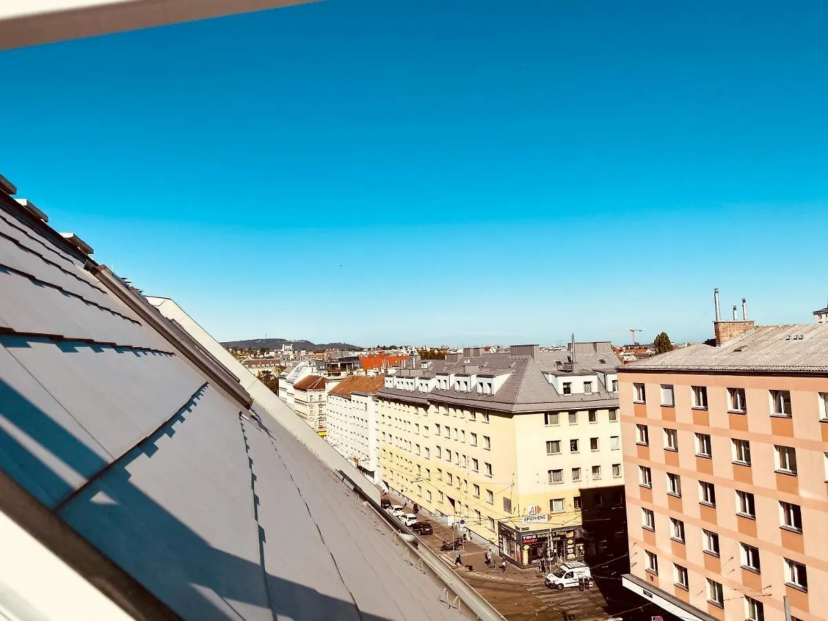 City Residence Rooms & Apartments Wien 3*,